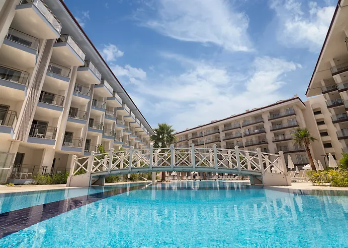 Ramada Hotel & Suites By Wyndham Kusadasi