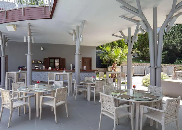 Doubletree By Hilton Kusadasi