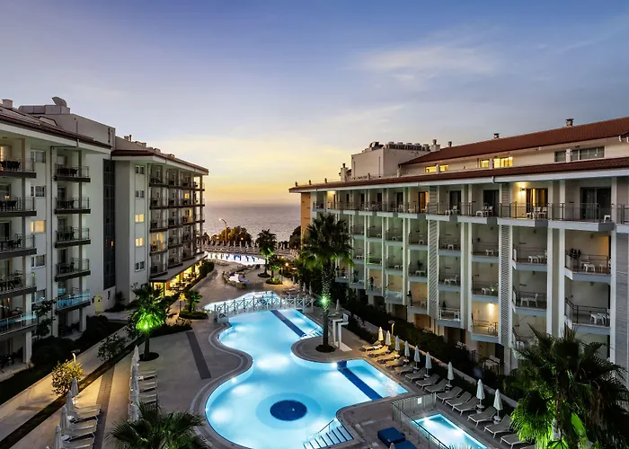 Ramada Hotel & Suites By Wyndham Kusadasi